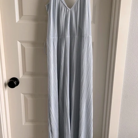 Soft blue dress - Picture 3 of 3